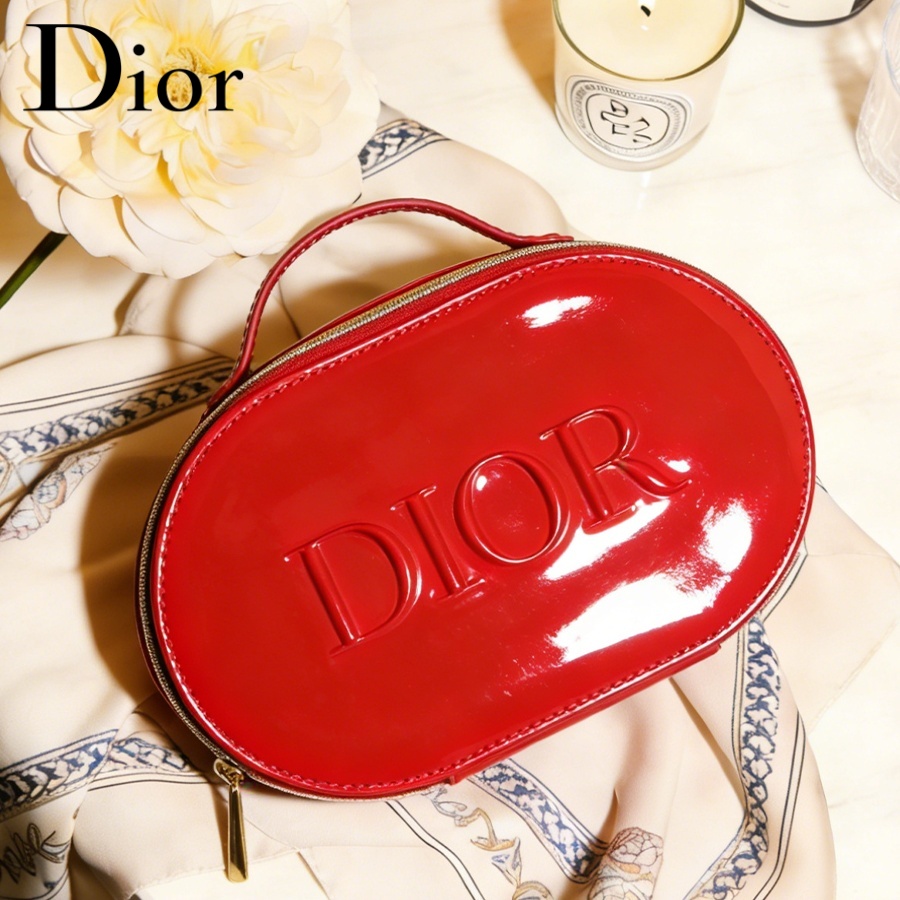 Beauty Makeup Dior - Сумка Dior: роскошная глянцевая ярко-красная овальная