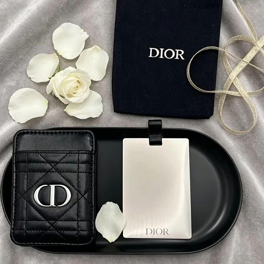 Сумка Dior Dior's Bag, многофу – обзор и цена Beauty Makeup Dior