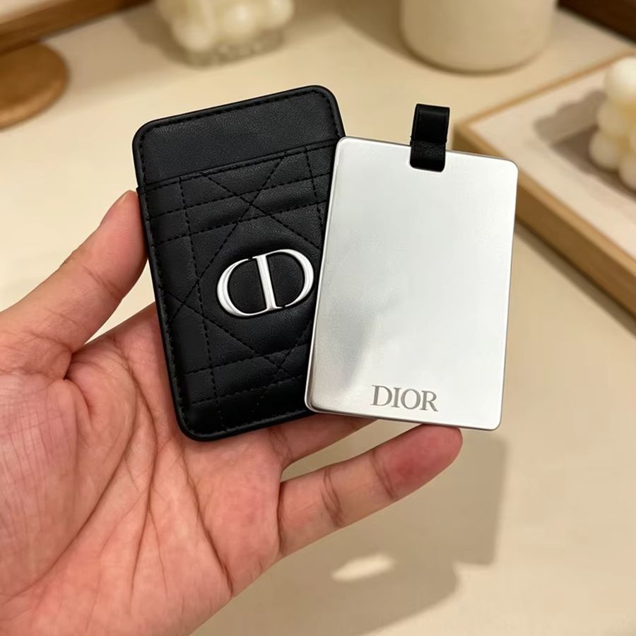 Сумка Dior Dior's Bag, многофу – обзор и цена Beauty Makeup Dior