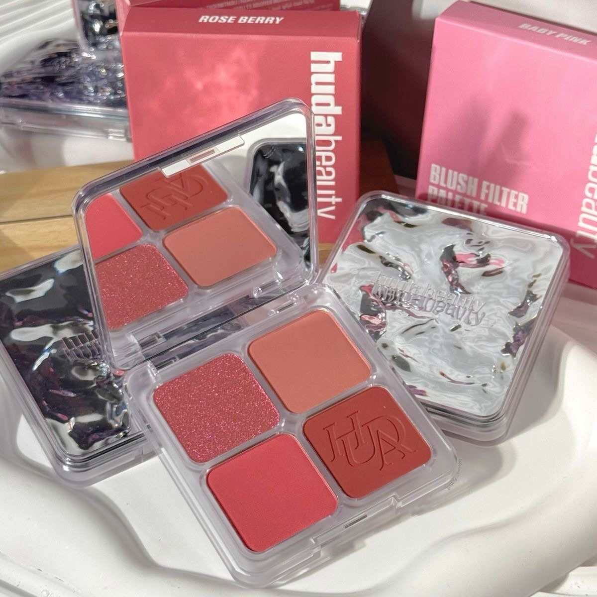 Роскошная палетка Huda Easy 4  – обзор и цена Huda Beauty Makeup Mini Kit
