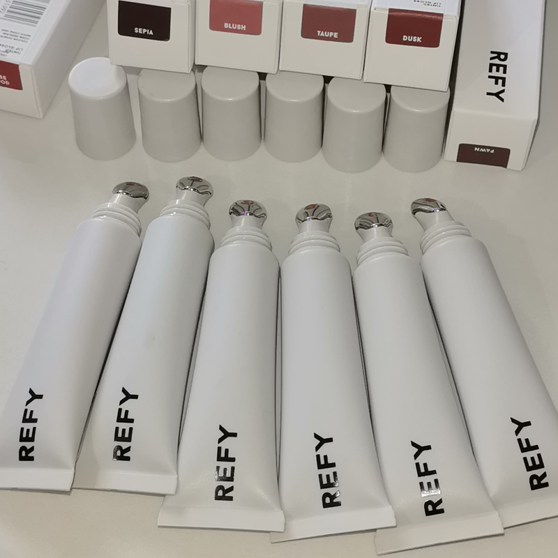 Новый бренд REFY: 6-цветный бл – обзор и цена Huda Beauty Makeup Mini Kit